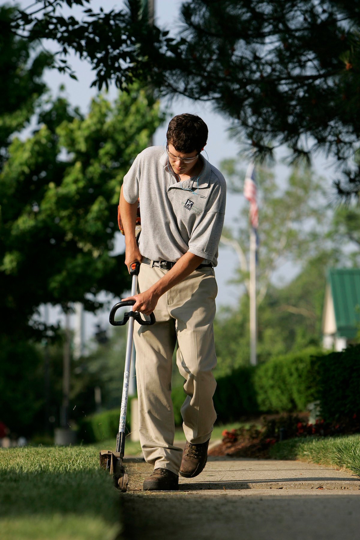 How much does landscape maintenance cost?